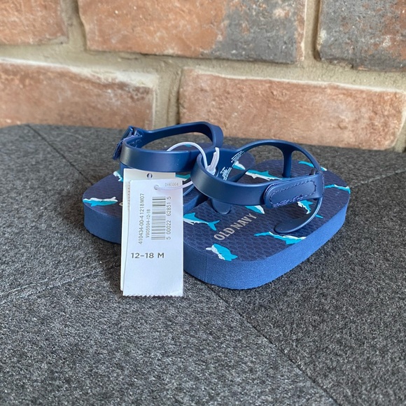 12-18M NWT Old Navy Shark Sandals - Picture 5 of 6